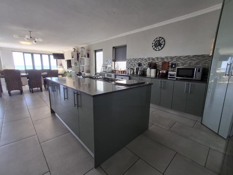 5 Bedroom Property for Sale in Sandy Point Western Cape
